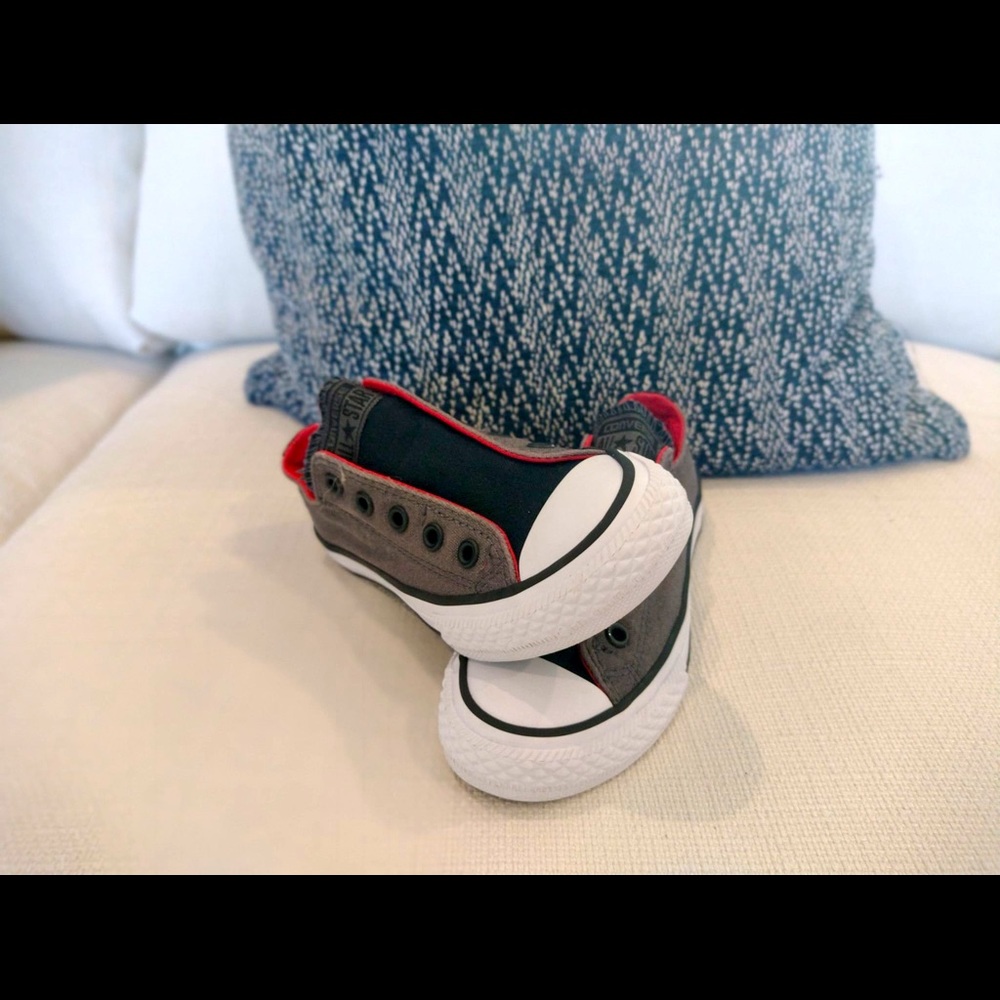 Kids converse sneakers